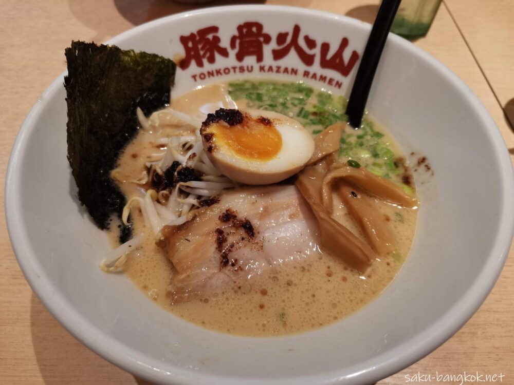 【豚骨火山らーめん】ときどき無性に食べたくなるバンコクのラーメン店