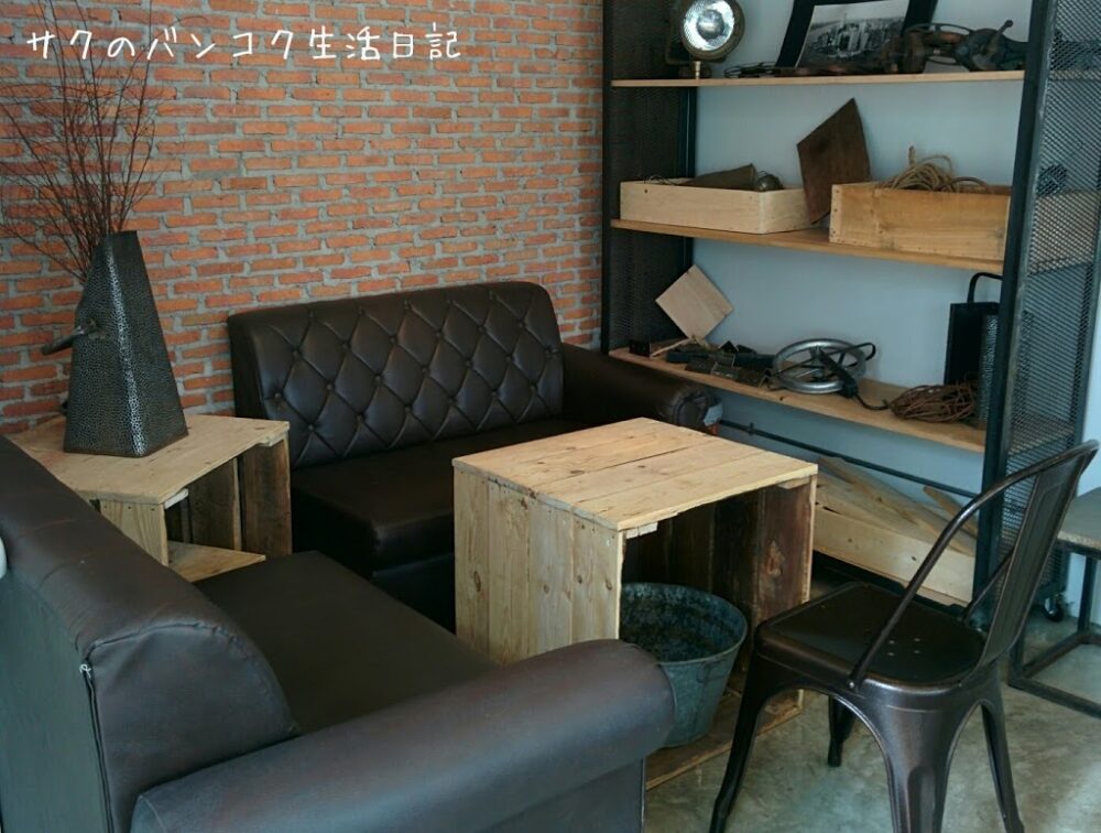 エカマイ駅近くのナチュラルカフェCRAZY ABOUT brew cafe
