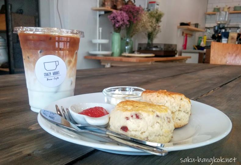 エカマイ駅近くのナチュラルカフェCRAZY ABOUT brew cafe