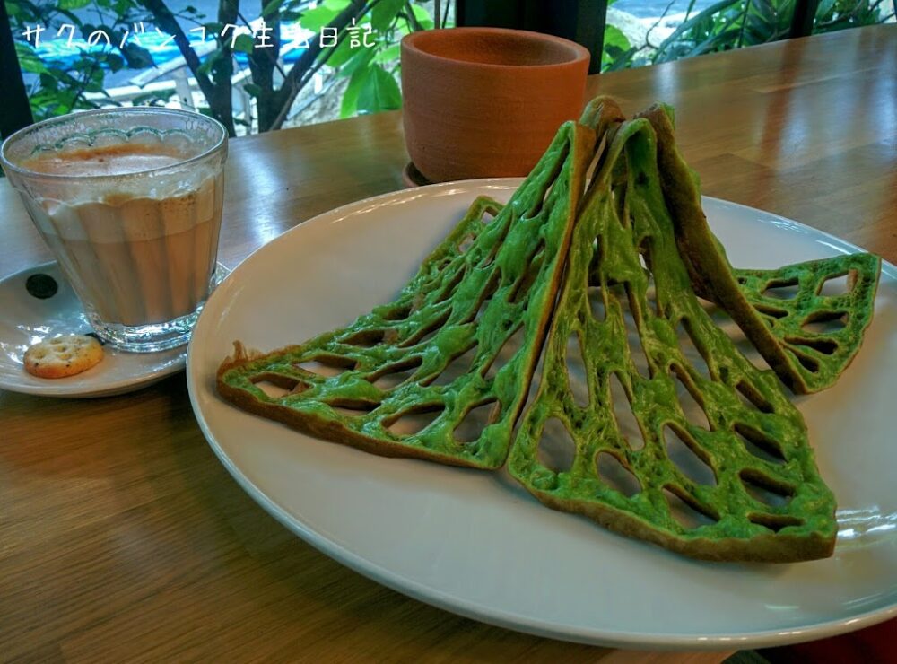 【Library(ライバーリー)】プラカノンの緑いっぱいカフェ