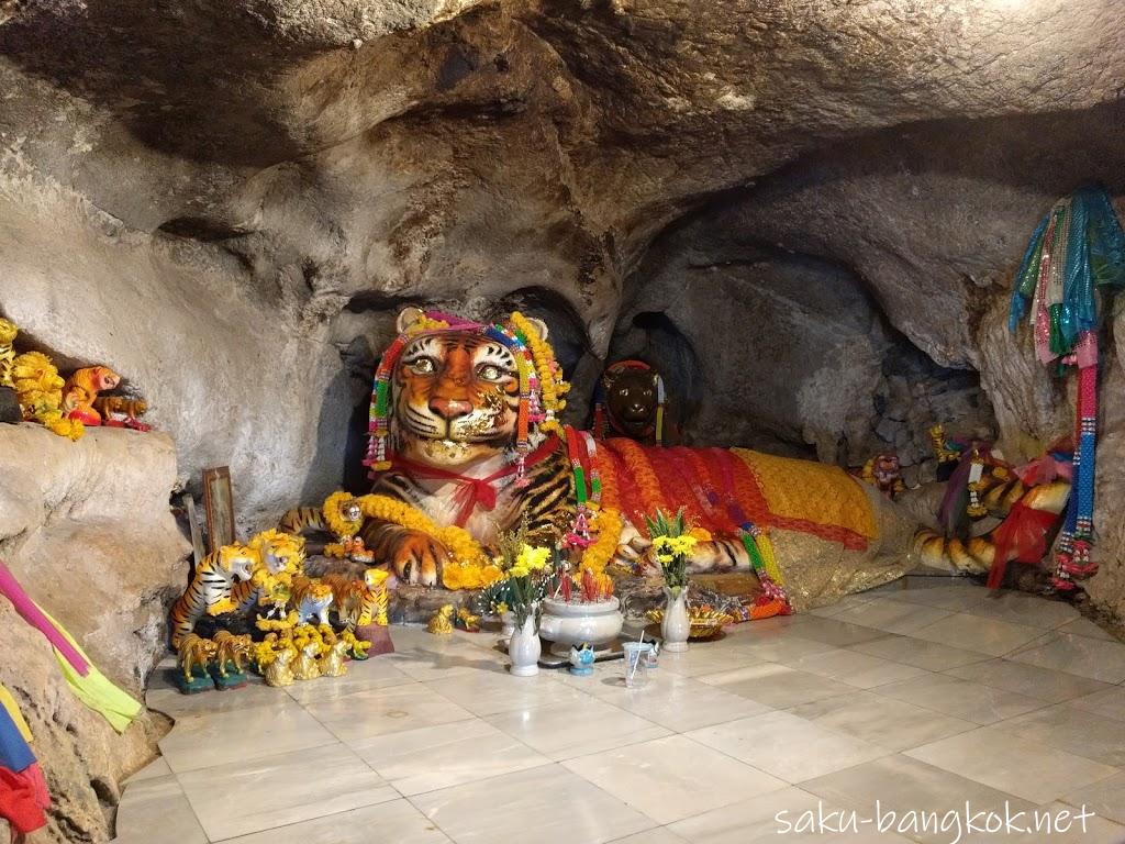 雨のクラビ旅行(5)～1,272段の石段の先にある絶景「タイガー洞窟寺」