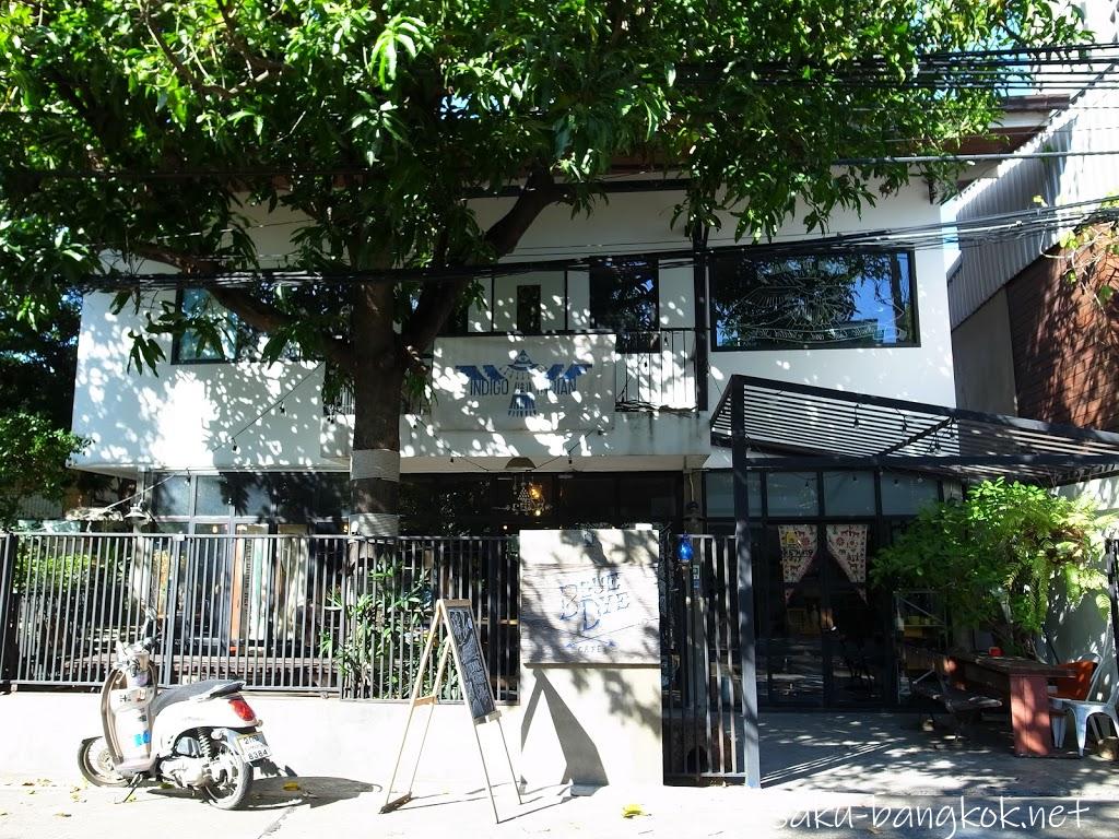 ブルー ダイ カフェ(BLUE DYE CAFE) 】カフェラテが美味しいトンローの隠れ家カフェ