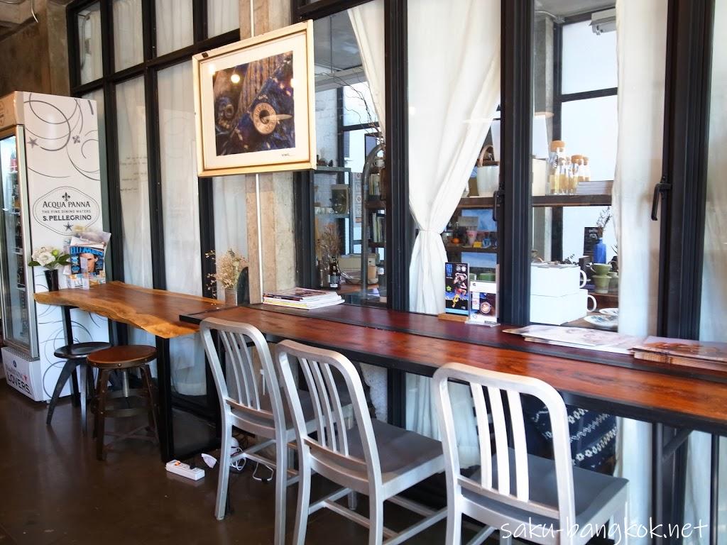 ブルー ダイ カフェ(BLUE DYE CAFE) 】カフェラテが美味しいトンローの隠れ家カフェ