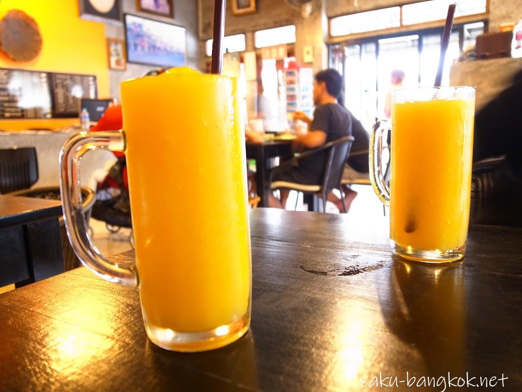 雨のクラビ旅行（1）～空港シャトルバスとホテルとクラビタウン散策