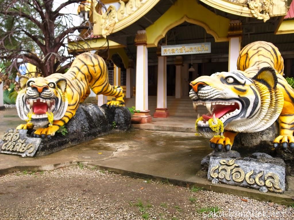 雨のクラビ旅行(5)～1,272段の石段の先にある絶景「タイガー洞窟寺」