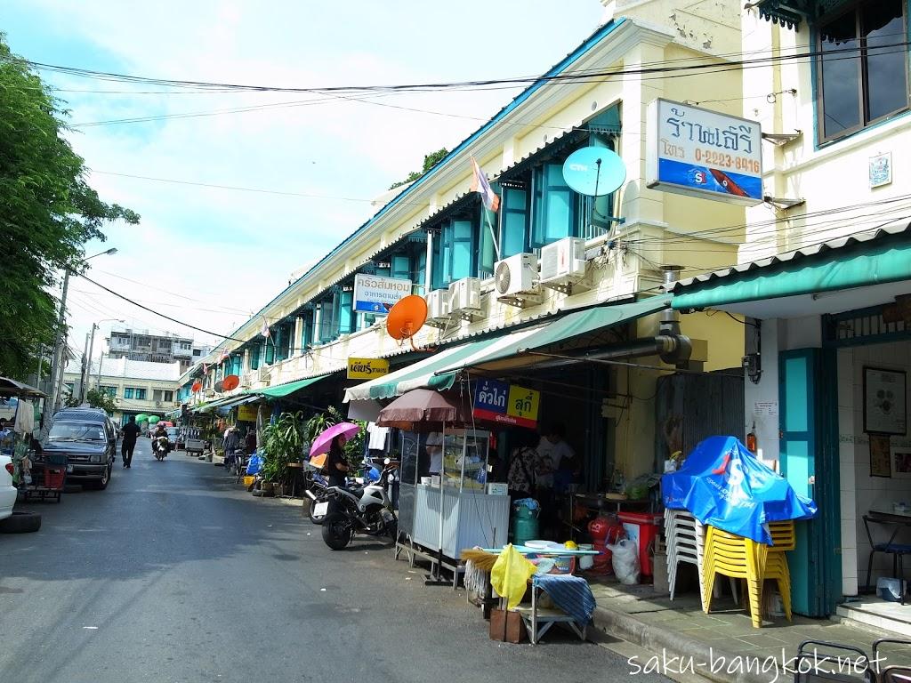バンコク旧市街散策！ラマ5世時代の街並みが残るプレーンプートン通りと絶品ココナッツアイス