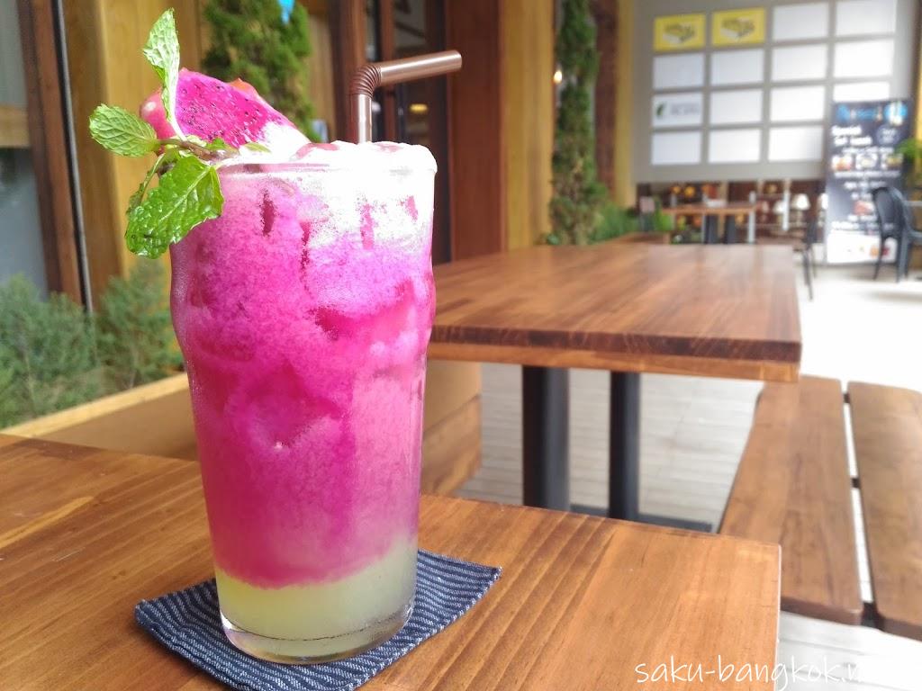 【Patissez(パティセッツ)】開放的なおしゃれカフェ@ Sukhumvit soi 39