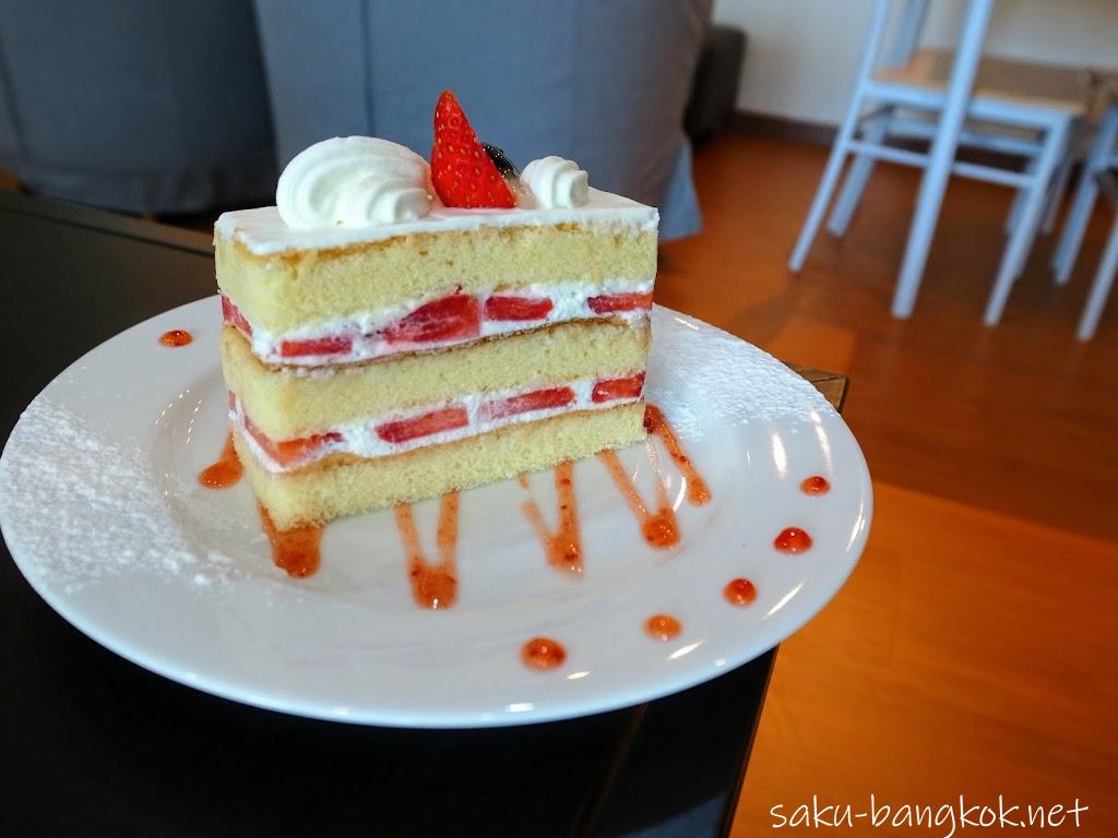 プラチナムカフェ(Platinum Cafe)】日本人パティシエが作る美味しいケーキカフェ@プラカノン