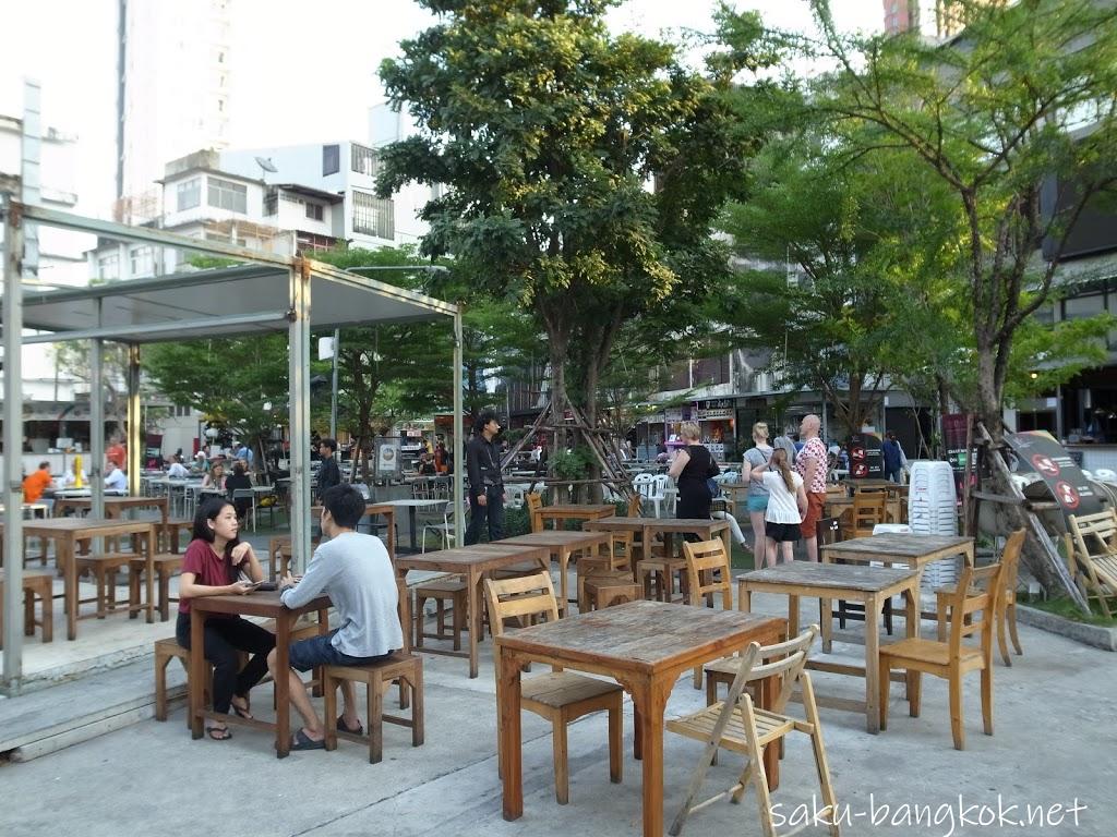 【W Market(Wマーケット)】プラカノンのビアガーデン