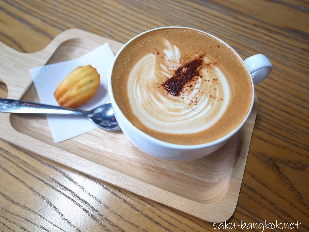 ナチュラルで落ち着くおしゃれカフェ Warm Wood Cafe @トンロー ソイ10