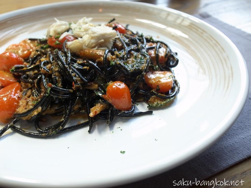 ナチュラルで落ち着くおしゃれカフェ Warm Wood Cafe @トンロー ソイ10