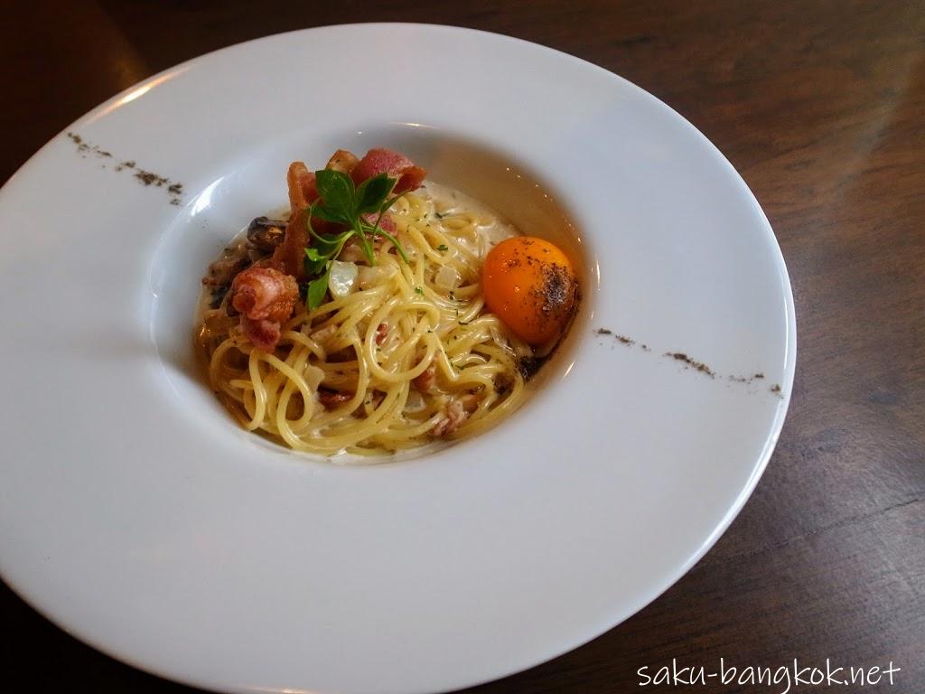 【THE CLOCK OUT(クロックアウト)】BTSウォンウェンヤイ駅近くのおしゃれなカフェ・レストラン