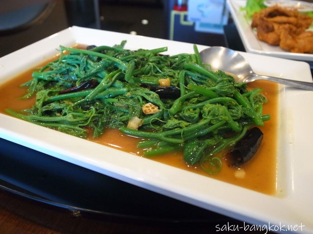 ゴールデントライアングル見学と雲南料理ランチ