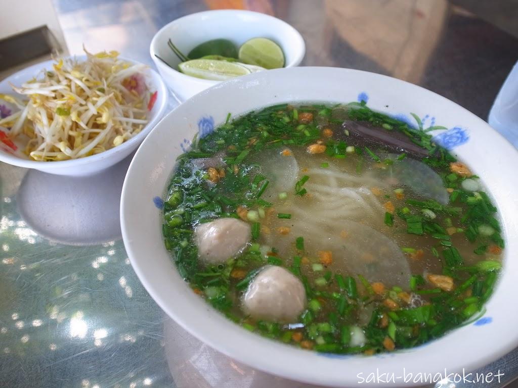 ビエンチャンに来たらもちもち麺のカオピアックセンは外せない！