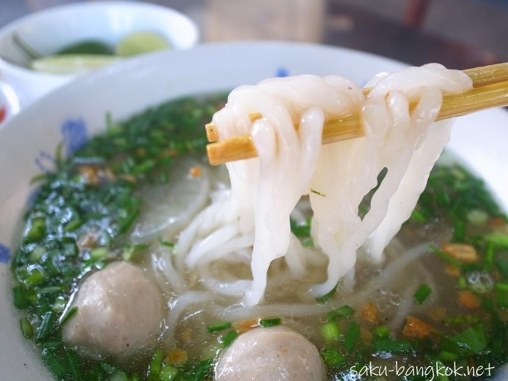 ビエンチャンに来たらもちもち麺のカオピアックセンは外せない！