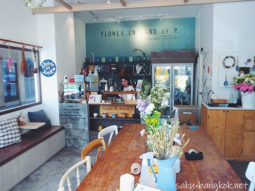 【Flower in Hand By P.】バンコク・アーリーにあるカフェ併設のかわいいお花屋さん