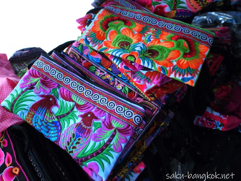 チェンマイのモン族市場で刺繍小物やチロリアンテープを激安で購入