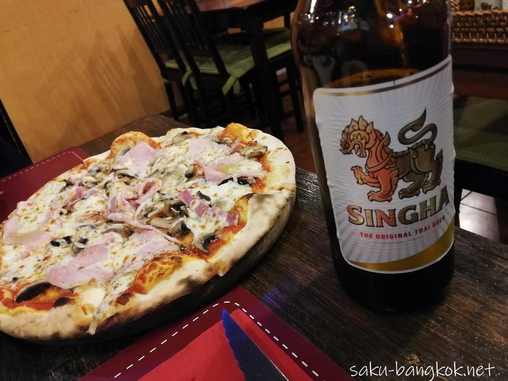 カフェディマリアのシンハビール大瓶