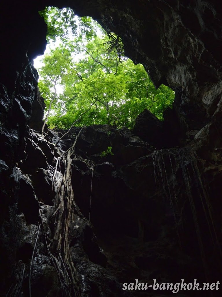 ペッチャブリーの【カオルアン洞窟】洞窟に光の帯が差す神秘的な景色を見に行こう