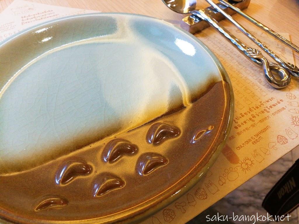 May's Garden House Restaurant（メイのレストラン）のトトロをモチーフにしたお皿