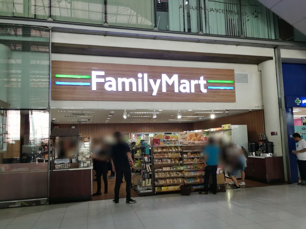 スワンナプーム国際空港4階ファミリーマート