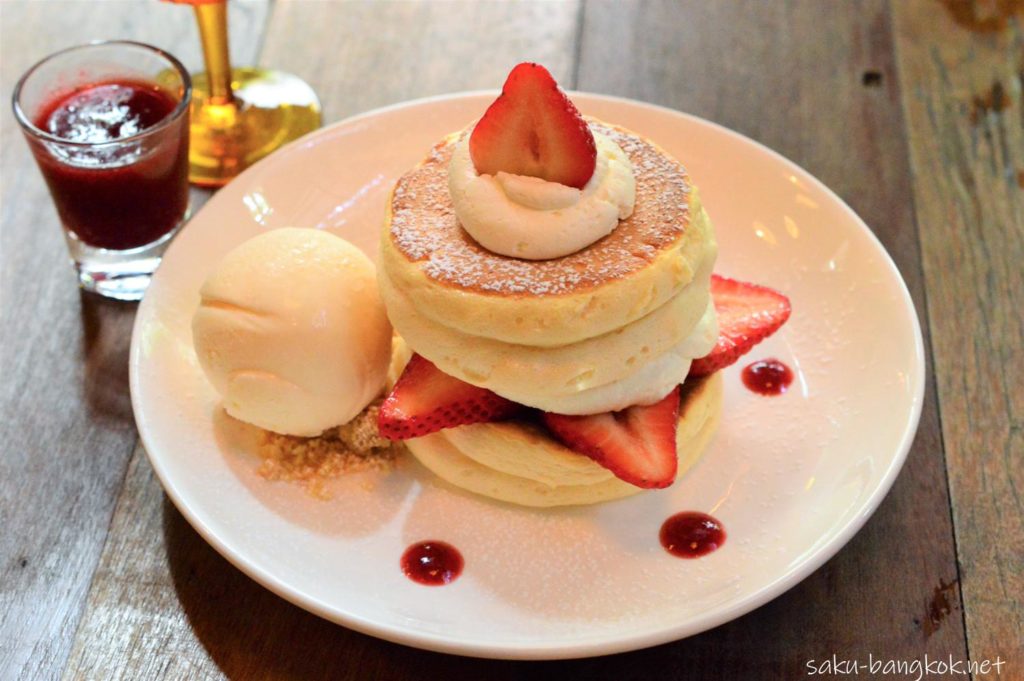 バンコクのカフェ「カーサラパン」のパンケーキ