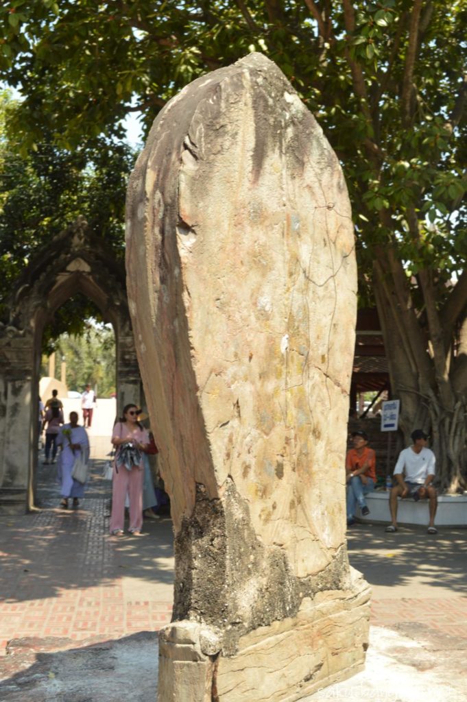 タイのお寺にある結界石