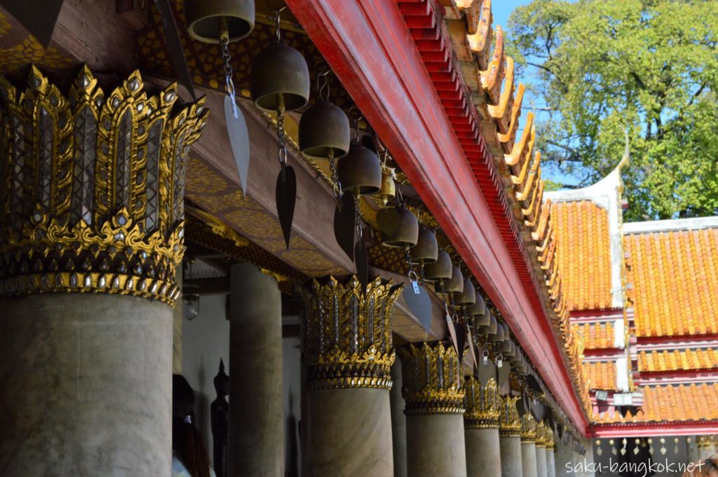 ワット・ベンチャマボピット（大理石寺院）の回廊