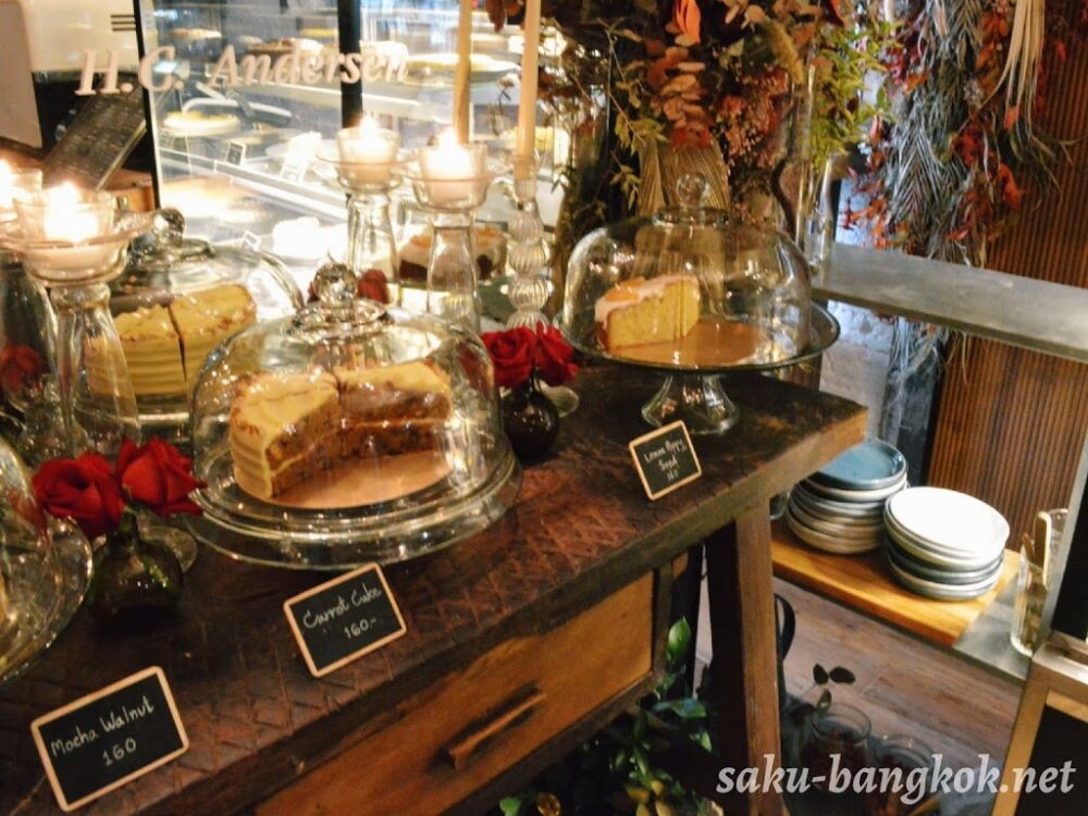 Floral cafe at napasornのケーキ