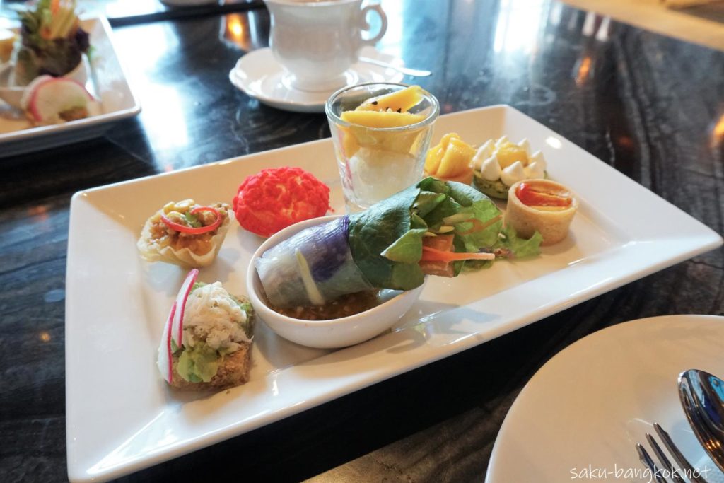 Hyatt Regency Bangkok Sukhumvit 内　Sukhumvit Gallery のAfternoon tea メニュー