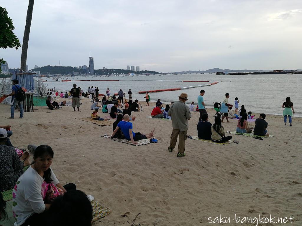 パタヤの国際花火大会に行ってきた!人が少なくてゆっくり見れる花火大会でした