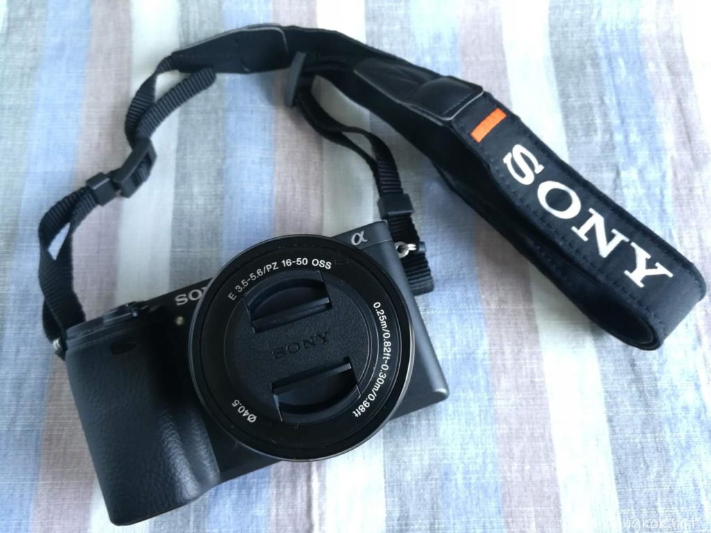 私のブログ用のカメラ　ミラーレス一眼SONY α6300