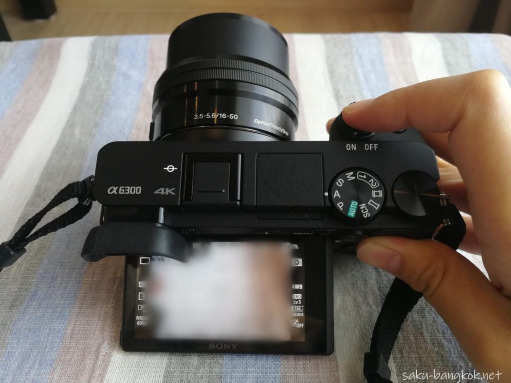 SONY　α6300　ローアングル時のチルト液晶