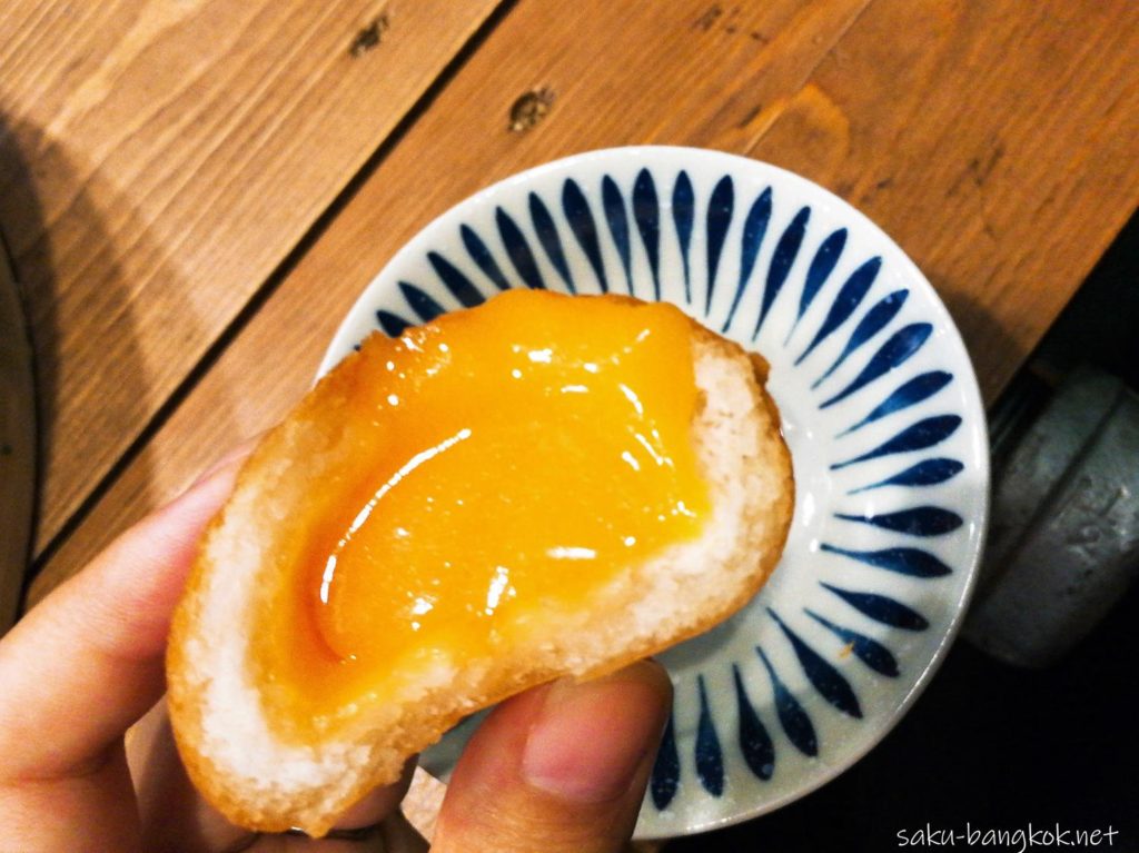 ヤワラートのロントウカフェのEGG LAVA BUN