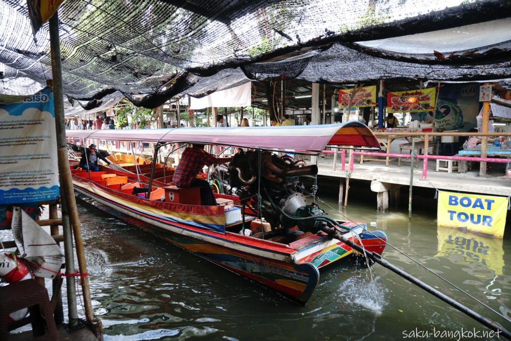 バンコクにあるクローンラットマヨム水上マーケット