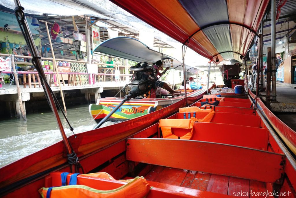 バンコクにあるクローンラットマヨム水上マーケット