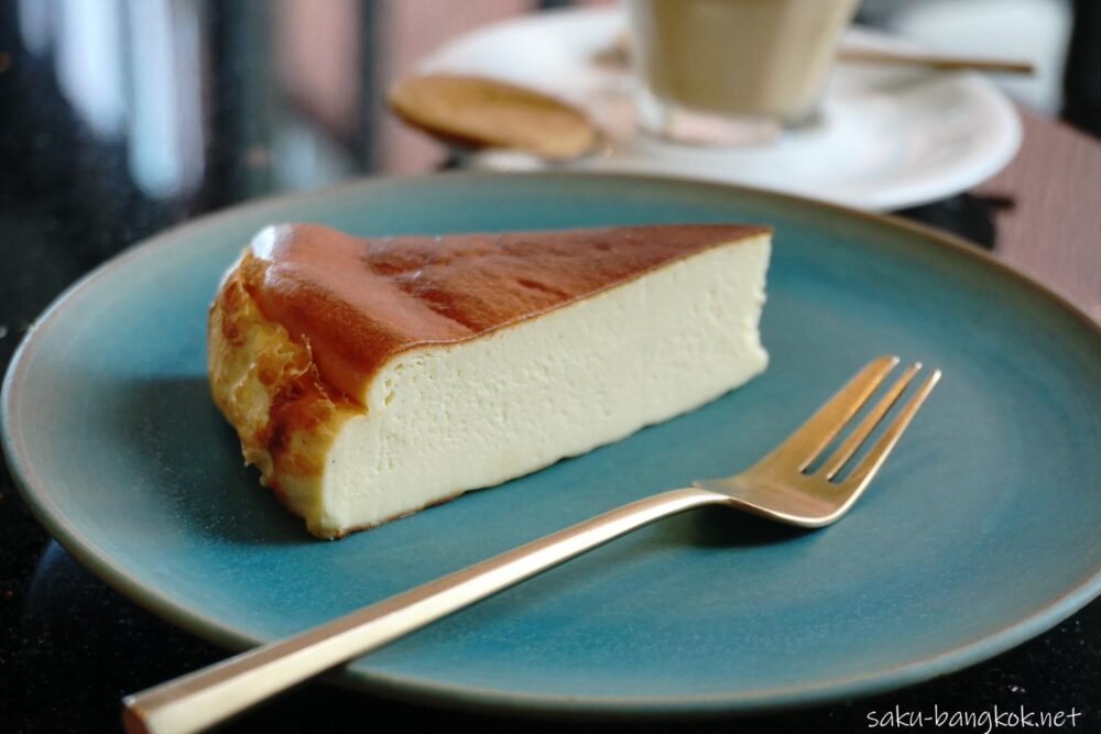 カイゼンコーヒー しっとりチーズケーキが美味しいエカマイ通りのカフェ サクのバンコク生活日記
