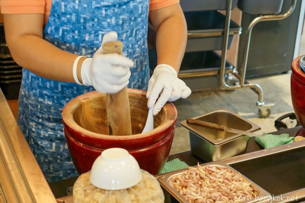 【バーンソムタム】バンナー店は緑いっぱい！料理も美味しくリーズナブルで大満足