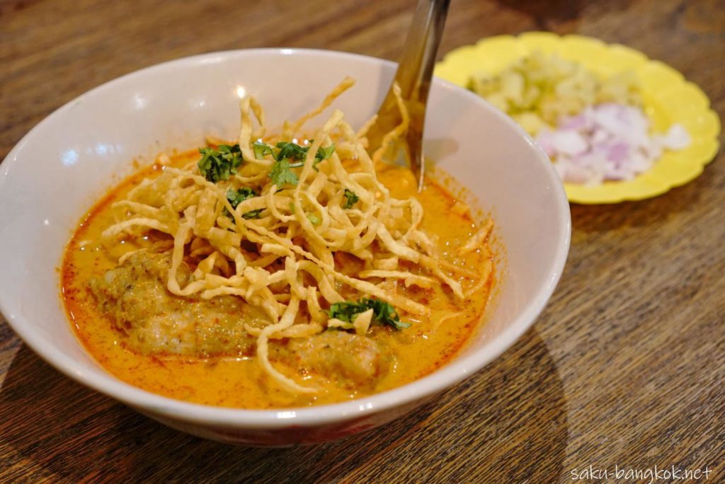 【Ong tong Khaosoi】ミシュランガイド掲載！アーリーのカオソーイ専門店