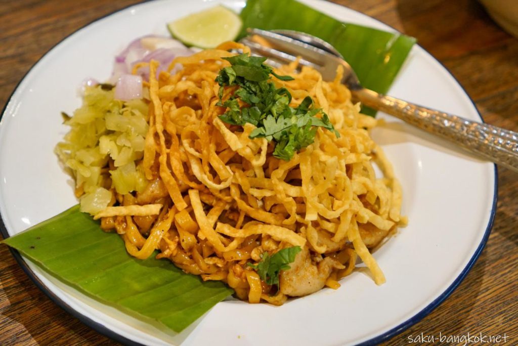 【Ong tong Khaosoi】ミシュランガイド掲載！アーリーのカオソーイ専門店