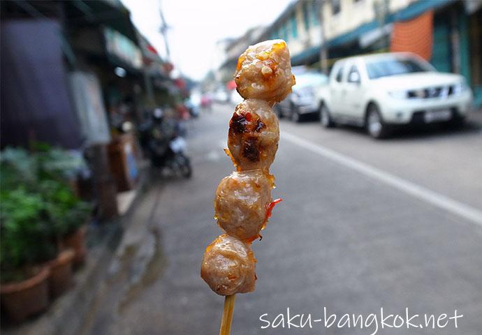 バンコク旧市街地でローカル屋台＆食堂の食べ歩きに挑戦！