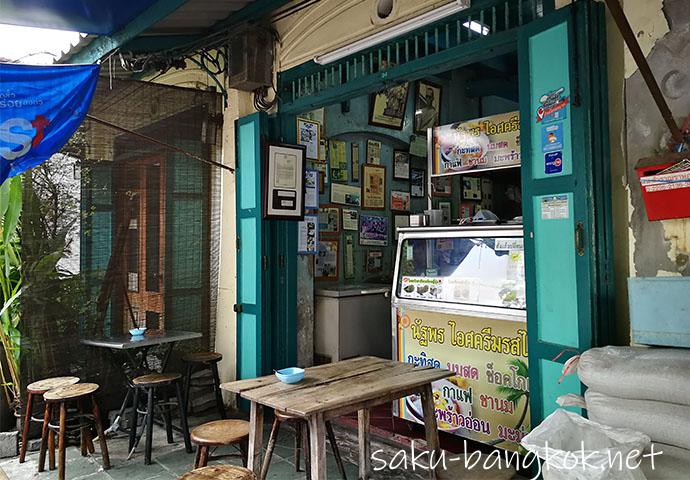 バンコク旧市街地でローカル屋台＆食堂の食べ歩きに挑戦！